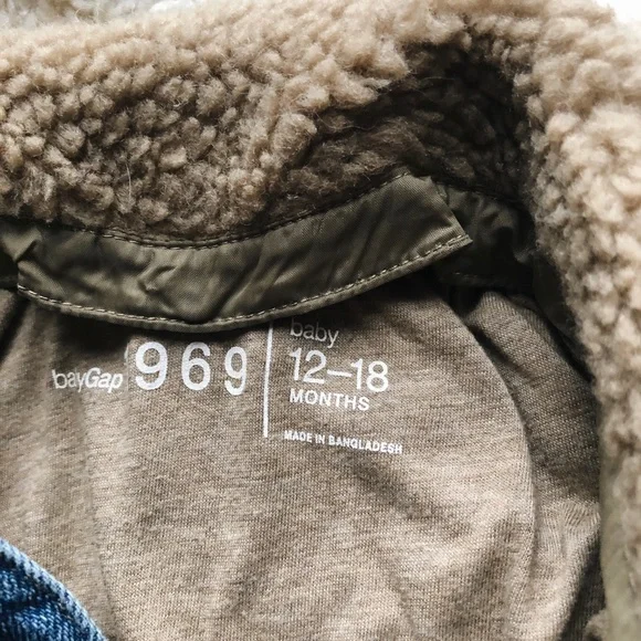 Baby Gap denim jacket with sherpa collar - Picture 3 of 4